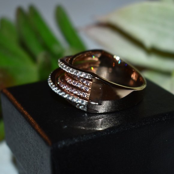 Victora Wieck Two Tone Ring, Size 10 - Picture 4 of 7